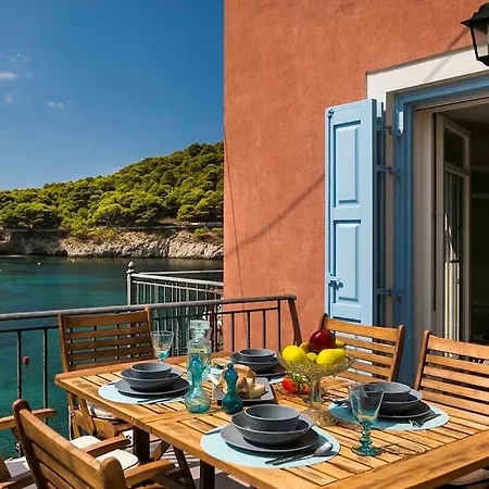 Διαμέρισμα Aτos Comfort Άσσος